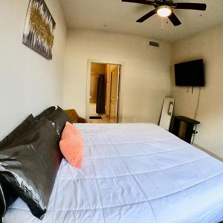 休斯敦5 Mins To Med Center, Comfy King Beds, Wifi,Gym,Pool公寓 外观 照片